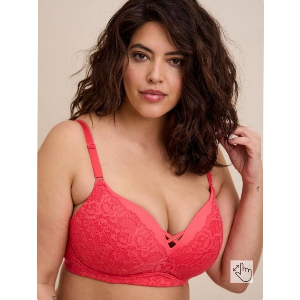 NWT Torrid Wire-Free Push-Up Bra Super Soft Lace Size 40DDD